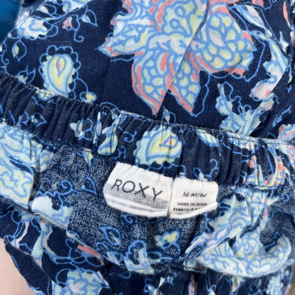 Roxy linen shorts, size M - Picture 2 of 2